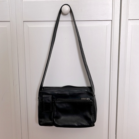 Perlina Bags Vintage Perlina New York Leather Shoulder Bag Purse